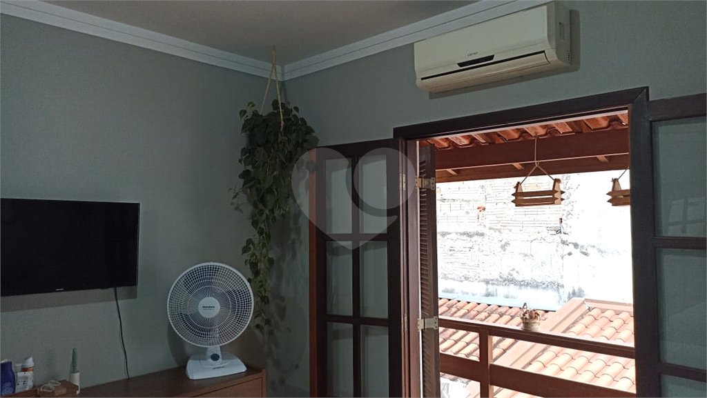 Sobrado à venda com 3 quartos, sendo 1 suíte, em Parque São George, Cotia, SP