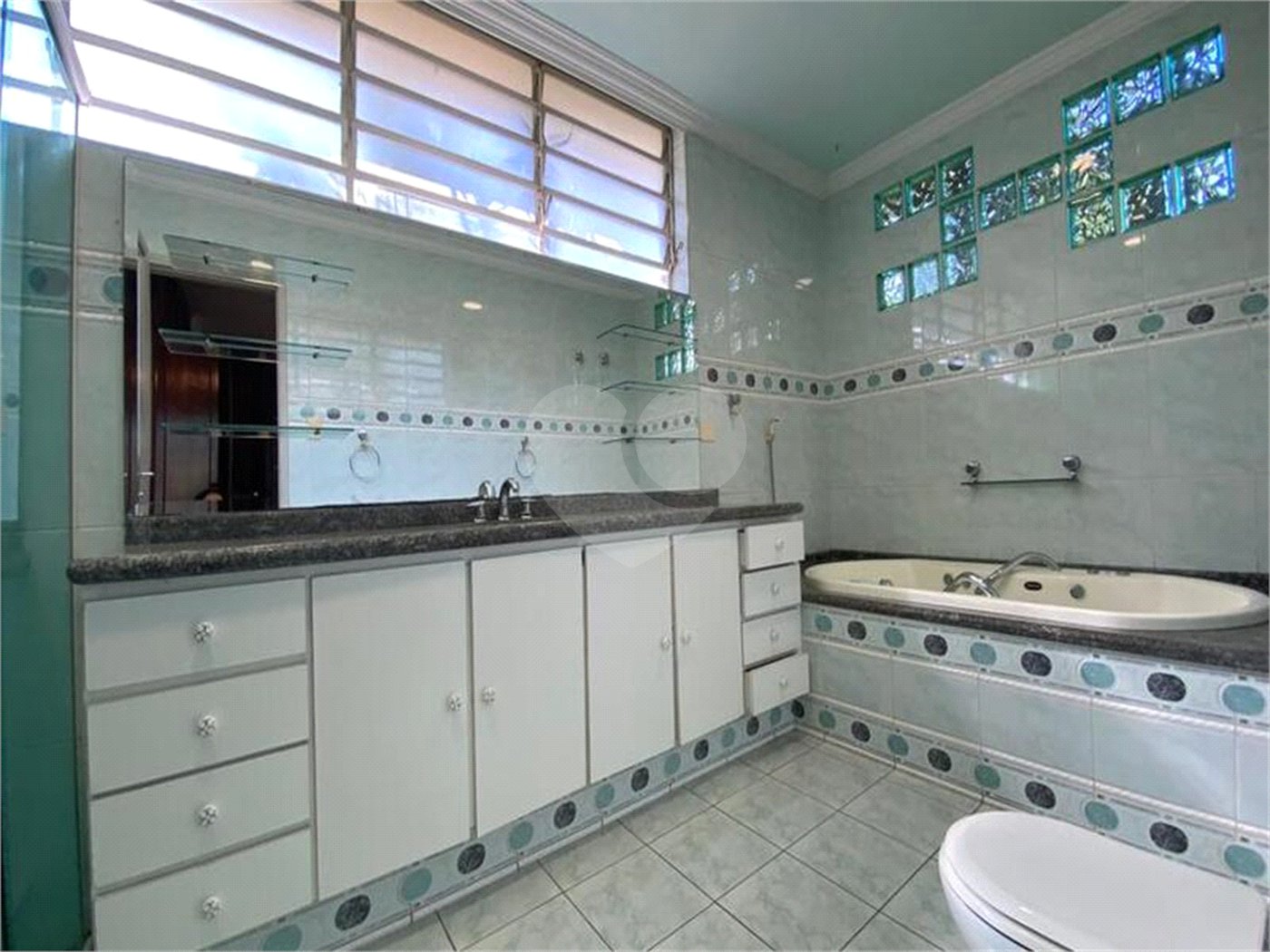 Casa Térrea à venda com 4 quartos, sendo 2 suítes, em Jardim Floresta, São Paulo, SP