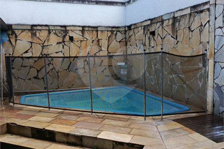 Casa à venda com 3 quartos, sendo 1 suíte, no condomínio Paraíso Classe A, Rio de Janeiro - RJ