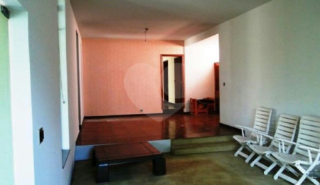 Sobrado à venda com 3 quartos, sendo 1 suíte,  em Tremembé, São Paulo, SP