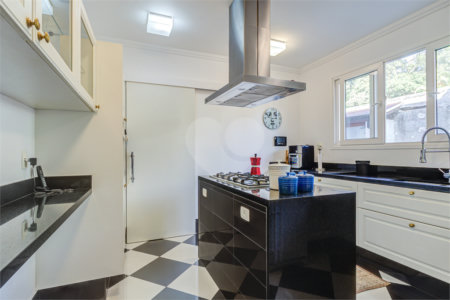 Casa de Vila à venda com 3 quartos, sendo 2 suítes, em Alto da Boa Vista, São Paulo, SP