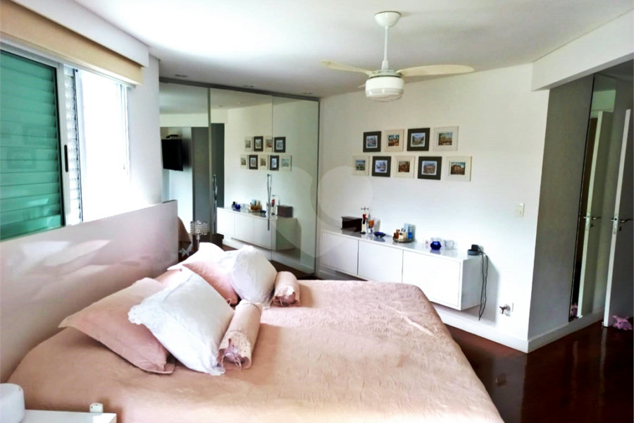Casa à venda com 3 suítes no condomínio Maison Montparnasse, São Paulo - SP