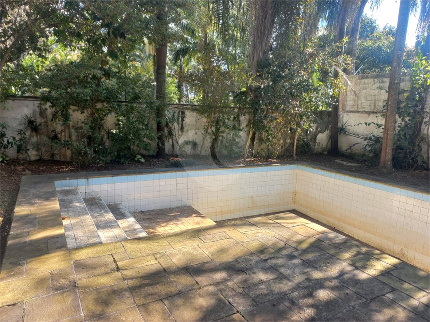 Casa à venda com 3 quartos, sendo 2 suítes, em Morumbi, São Paulo, SP