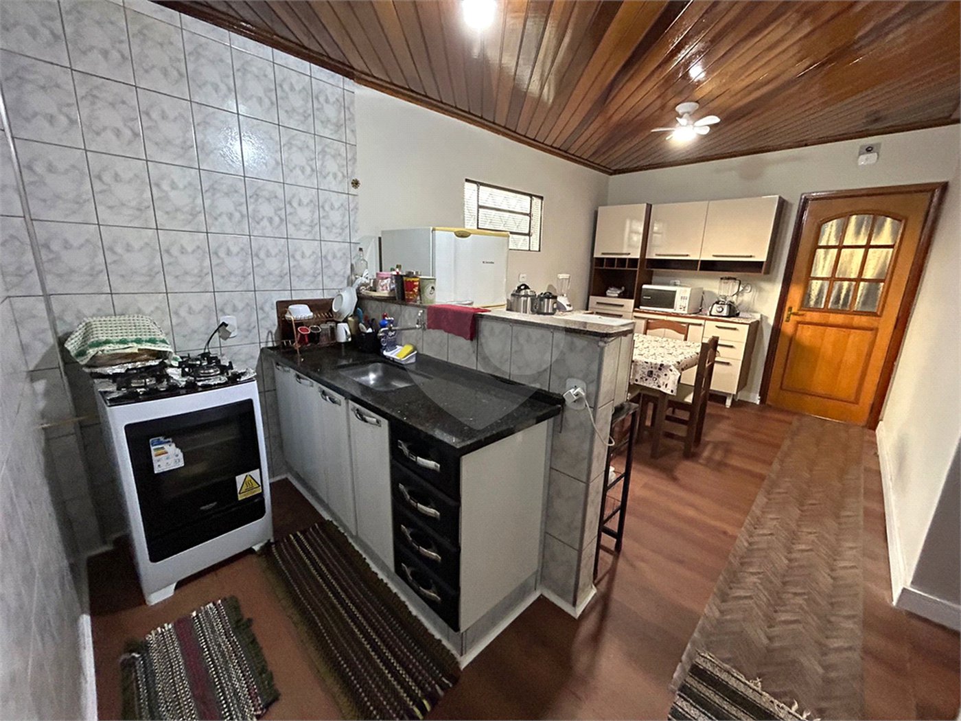 Casa à venda com 4 quartos, sendo 1 suíte, no Centro, Cravinhos, SP