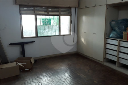 Sobrado à venda com 5 quartos, sendo 1 suíte, em Chácara Santo Antônio, São Paulo, SP
