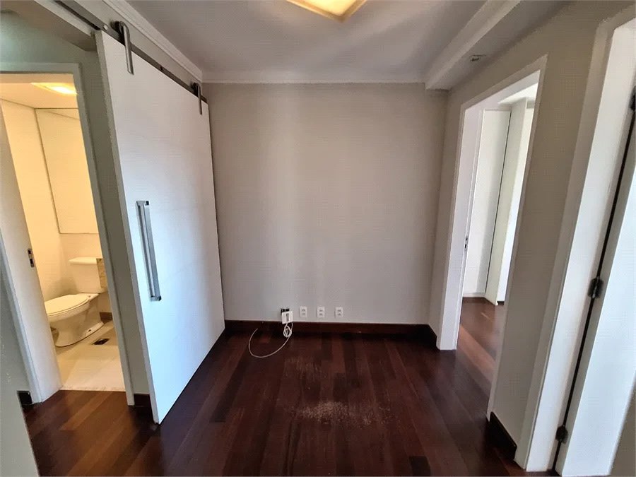 Apartamento para alugar com 3 suítes em Vila Suzana, São Paulo, SP