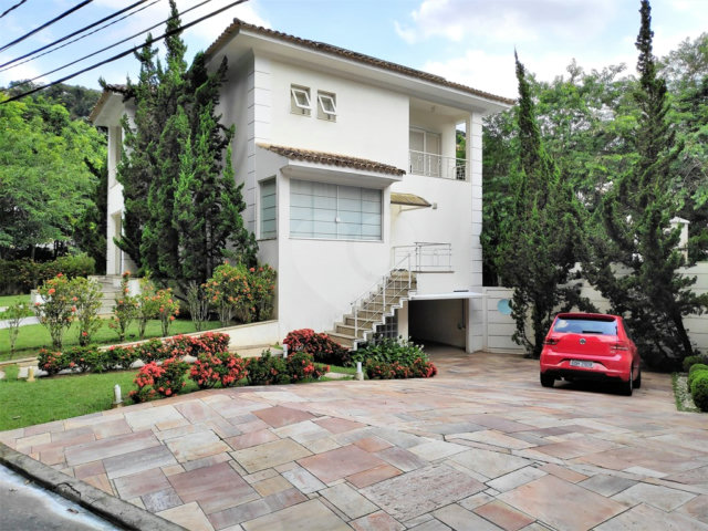Casa à venda com 4 suítes no condomínio Residencial Jardim Itatinga, São Paulo - SP