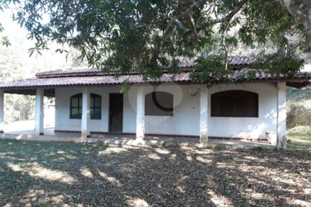 Sítio à venda com 3 quartos em Bairro do Cambará, São Roque, SP
