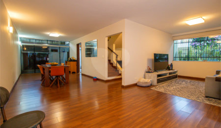 Casa à venda com 3 quartos, sendo 1 suíte,  em Alto da Boa Vista, São Paulo, SP