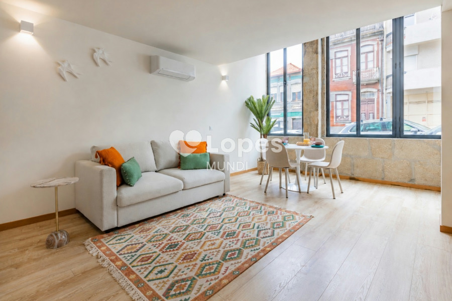 Apartamento T1 Duplex à venda no Bonfim, Porto, Portugal – Mobiliado