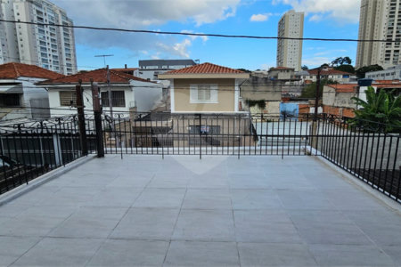 Sobrado à venda com 3 quartos, sendo 2 suítes, em Ferreira, São Paulo, SP
