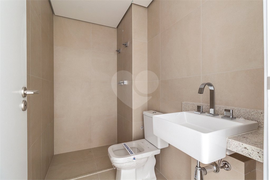 Apartamento à venda ou para alugar com 4 quartos, sendo 3 suítes, em Jardim Morumbi, São Paulo, SP