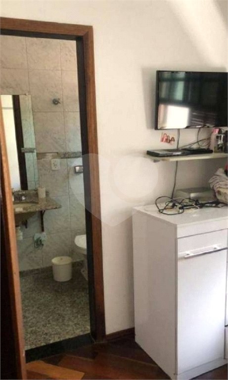 Sobrado à venda com 4 quartos, sendo 3 suítes, em Vila Irmãos Arnoni, São Paulo, SP