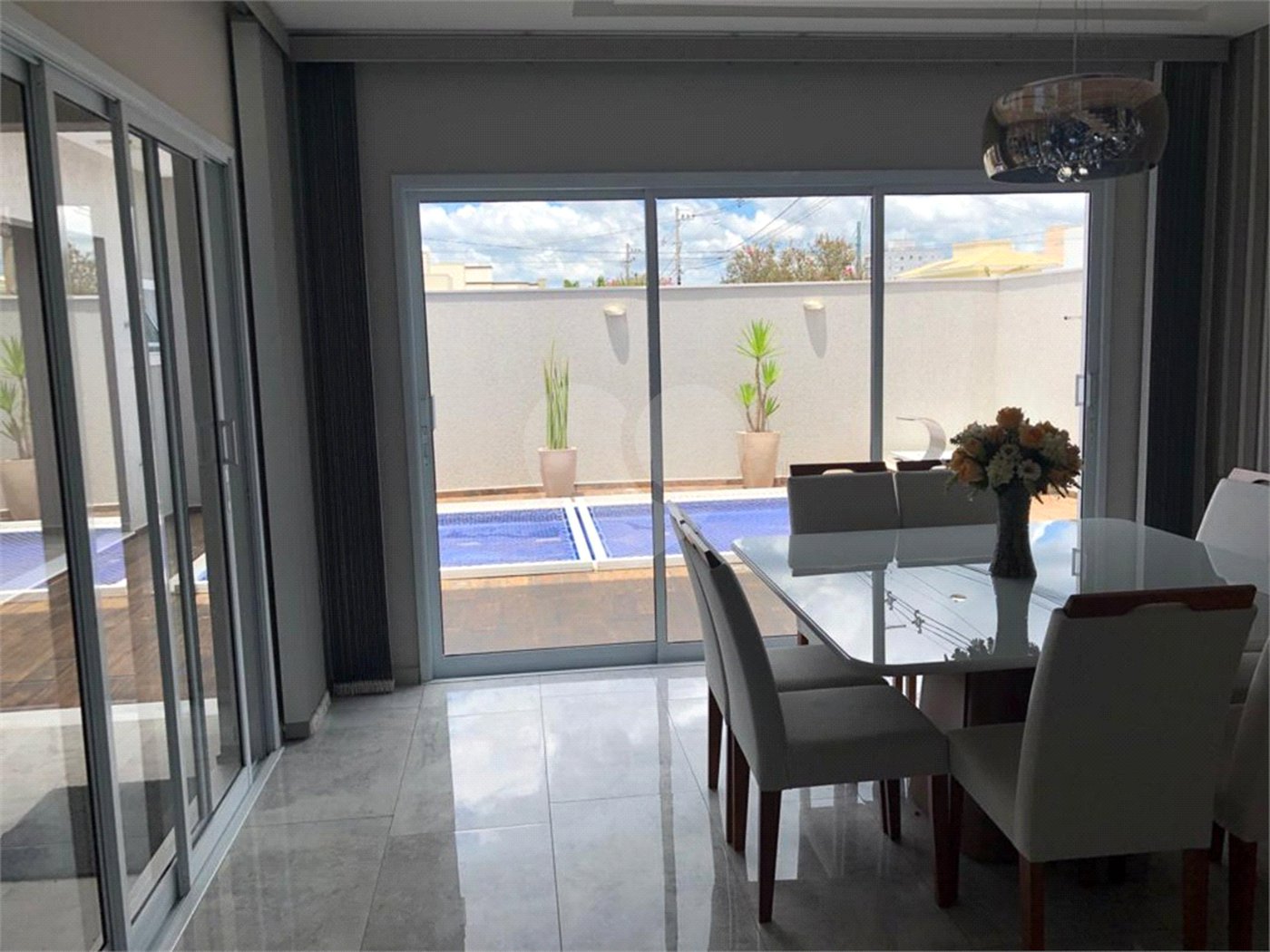 Casa à venda com 3 suítes no condomínio Vila do Bosque, Sorocaba - SP