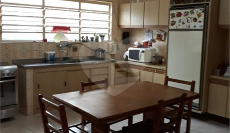 Casa à venda com 2 quartos, sendo 1 suíte, em Vila Anastácio, São Paulo, SP