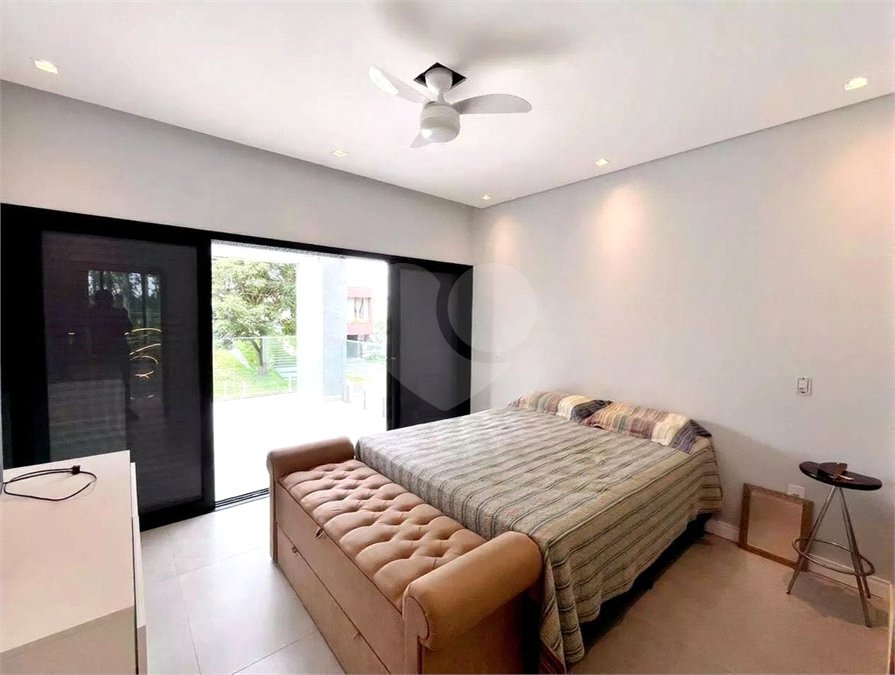 Casa à venda com 3 suítes no condomínio Ninho Verde II, Pardinho - SP