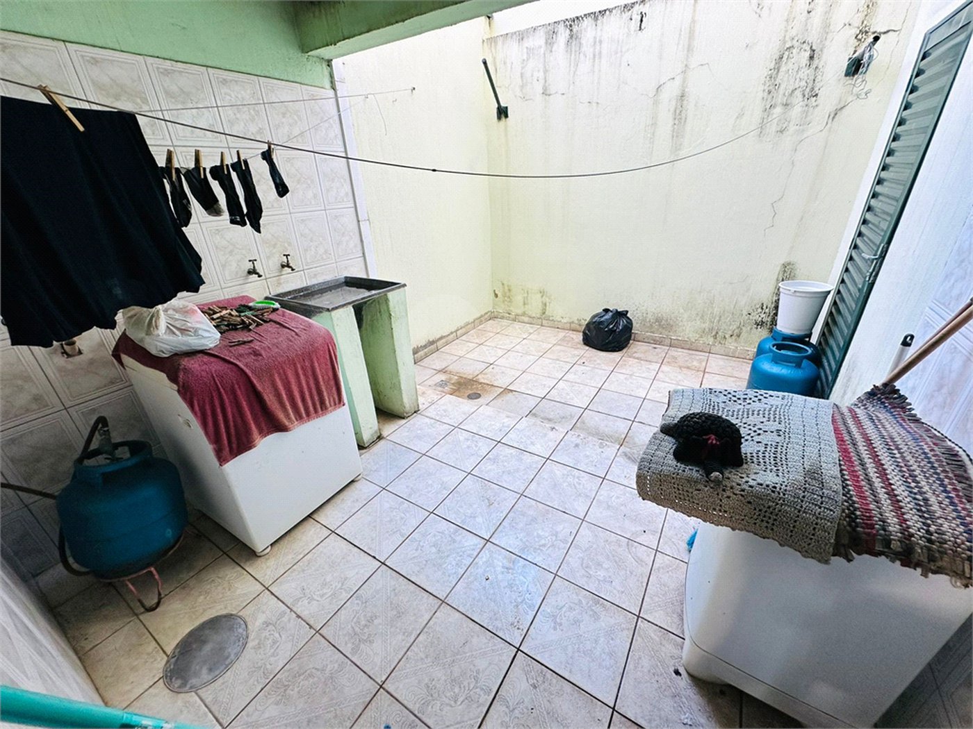 Sobrado à venda com 3 quartos, sendo 1 suíte,  em Jardim Regina, Indaiatuba, SP