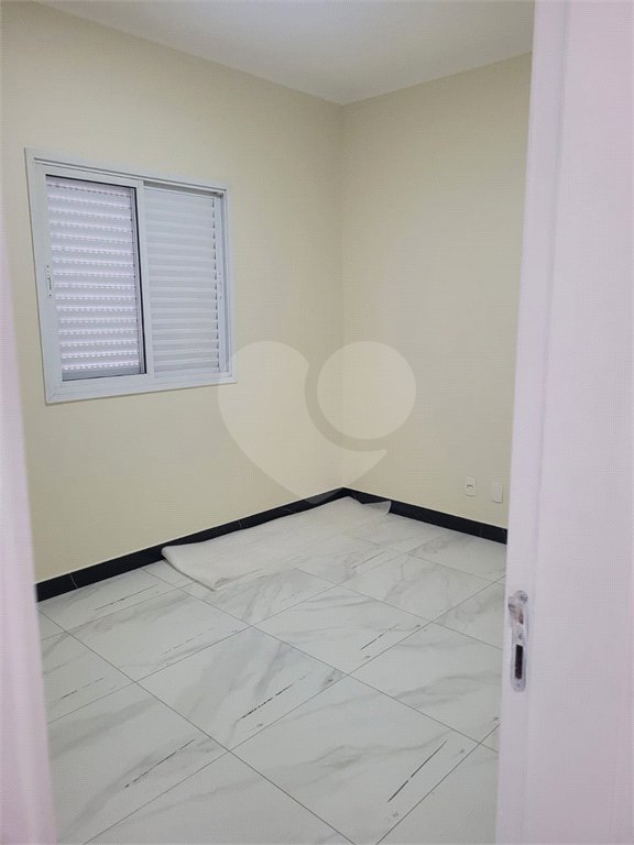 Apartamento à venda com 3 quartos, sendo 1 suíte, em Conjunto Residencial Irai, Suzano, SP
