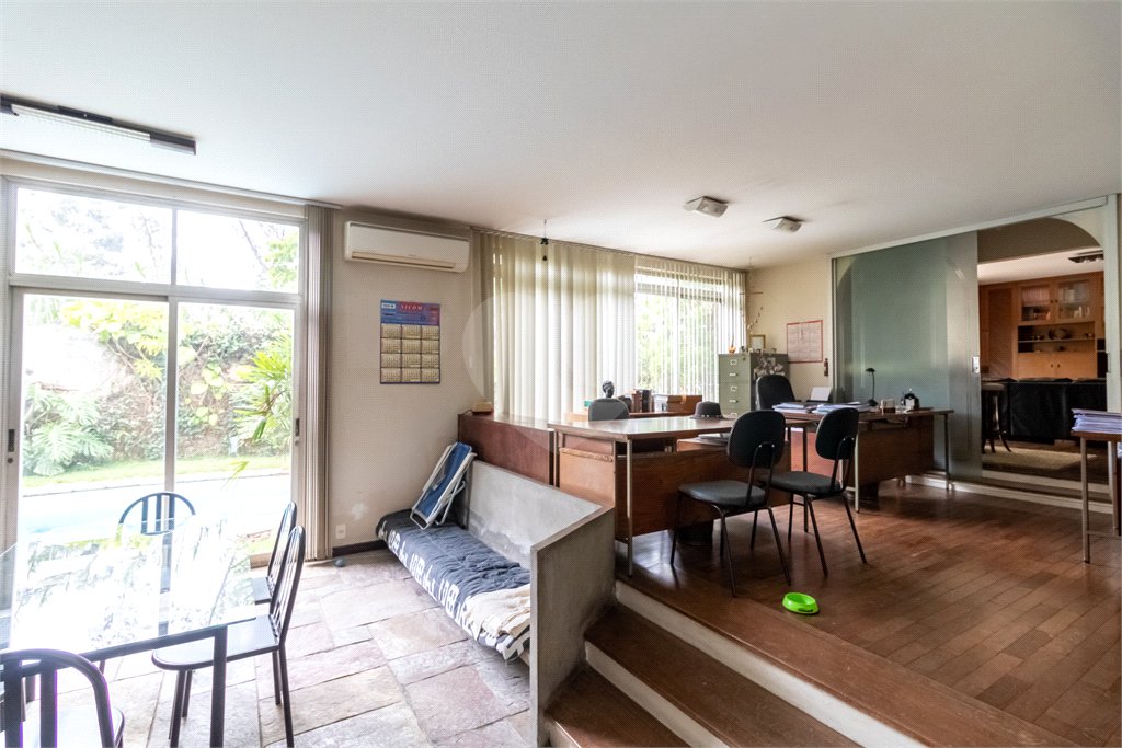 Casa à venda com 4 quartos, sendo 1 suíte, em Jardim Marajoara, São Paulo, SP