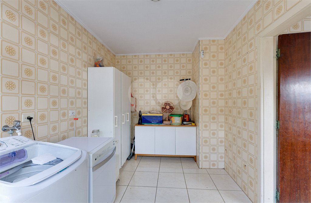 Sobrado à venda com 4 quartos, sendo 1 suíte, em Granja Julieta, São Paulo, SP