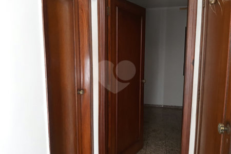 Casa à venda com 4 quartos, sendo 2 suítes, em Jardim Franca, São Paulo, SP