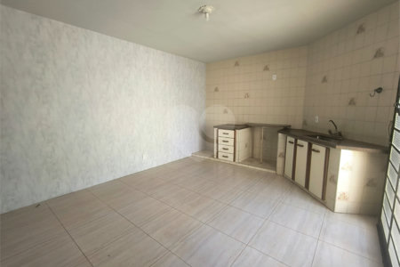 Casa à venda com 3 quartos, sendo 1 suíte, em Vila Santana, Araraquara, SP