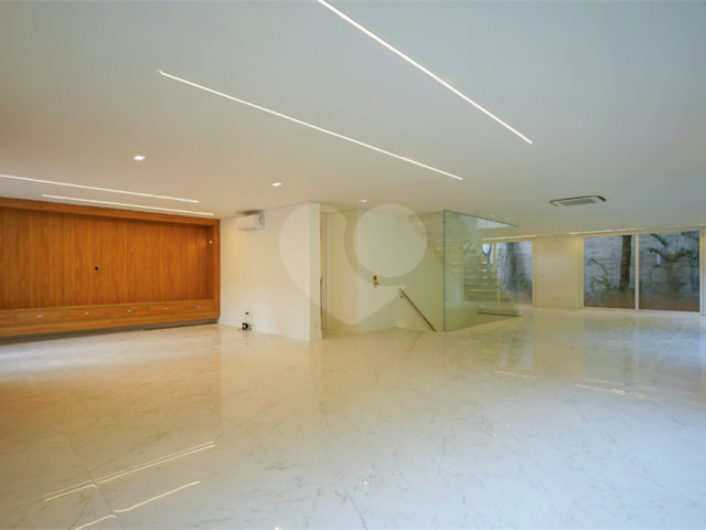 Casa para alugar com 4 suítes no condomínio Hípica Garden, São Paulo - SP