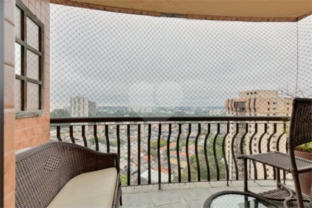 Apartamento à venda com 3 quartos, sendo 1 suíte, em Alto da Boa Vista, São Paulo, SP