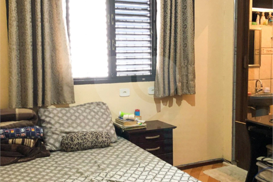 Sobrado à venda com 5 quartos, sendo 1 suíte, em Parque Edu Chaves, São Paulo, SP