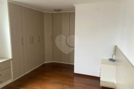 Apartamento à venda com 3 quartos, sendo 1 suíte, em Água Branca, São Paulo, SP