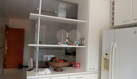 Sobrado à venda com 4 quartos, sendo 3 suítes,  em Tremembé, São Paulo, SP