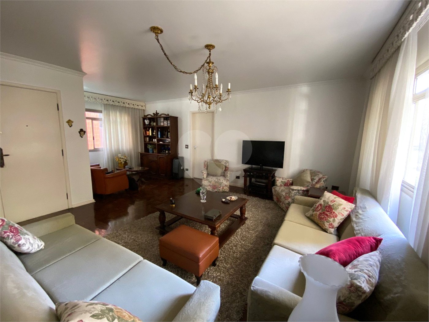 Apartamento à venda com 3 quartos, sendo 1 suíte, em Itaim Bibi, São Paulo, SP