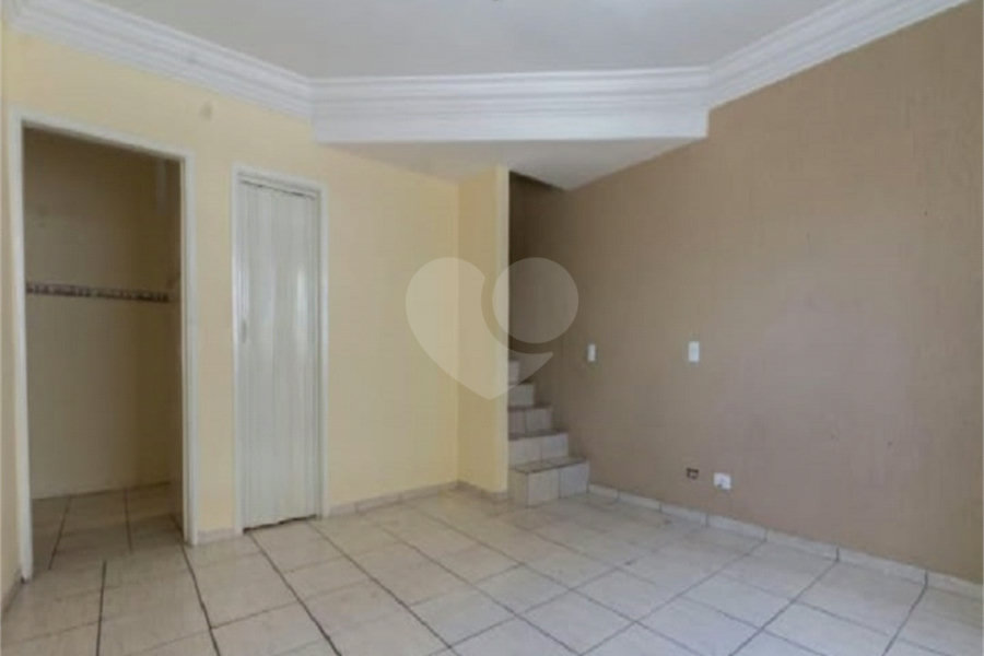 Casa para alugar com 2 quartos, sendo 1 suíte,  no condomínio Nova Carioba, São Paulo - SP