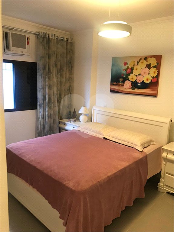Apartamento à venda com 3 suítes em Enseada, Guarujá, SP