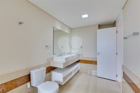 Apartamento para alugar com 4 suítes em Santo Amaro, São Paulo, SP