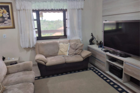 Chácara à venda com 4 quartos, sendo 3 suítes, em Ibiúna, Ibiúna, SP
