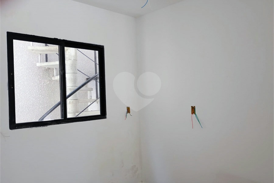 Casa à venda com 2 quartos no condomínio Vila Davos 2, São Paulo - SP