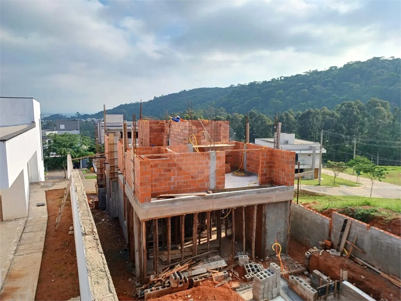 Casa à venda com 3 suítes no condomínio Ibi Aram II, Itupeva - SP