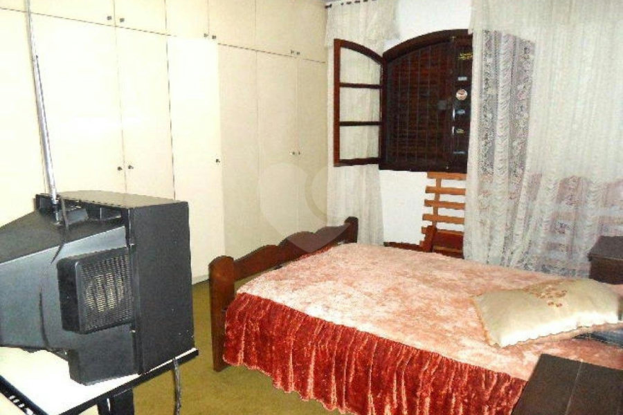 Sobrado à venda com 4 quartos, sendo 2 suítes, em Jardim Leonor Mendes de Barros, São Paulo, SP