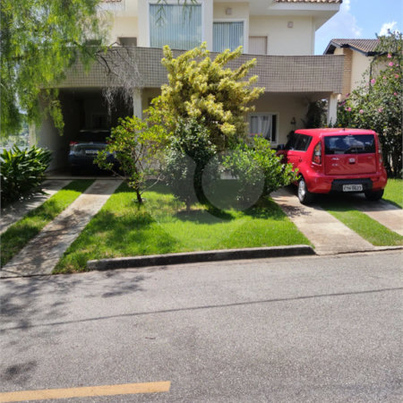 Casa à venda com 3 quartos, sendo 1 suíte, no condomínio Picollo Villaggio, Louveira - SP
