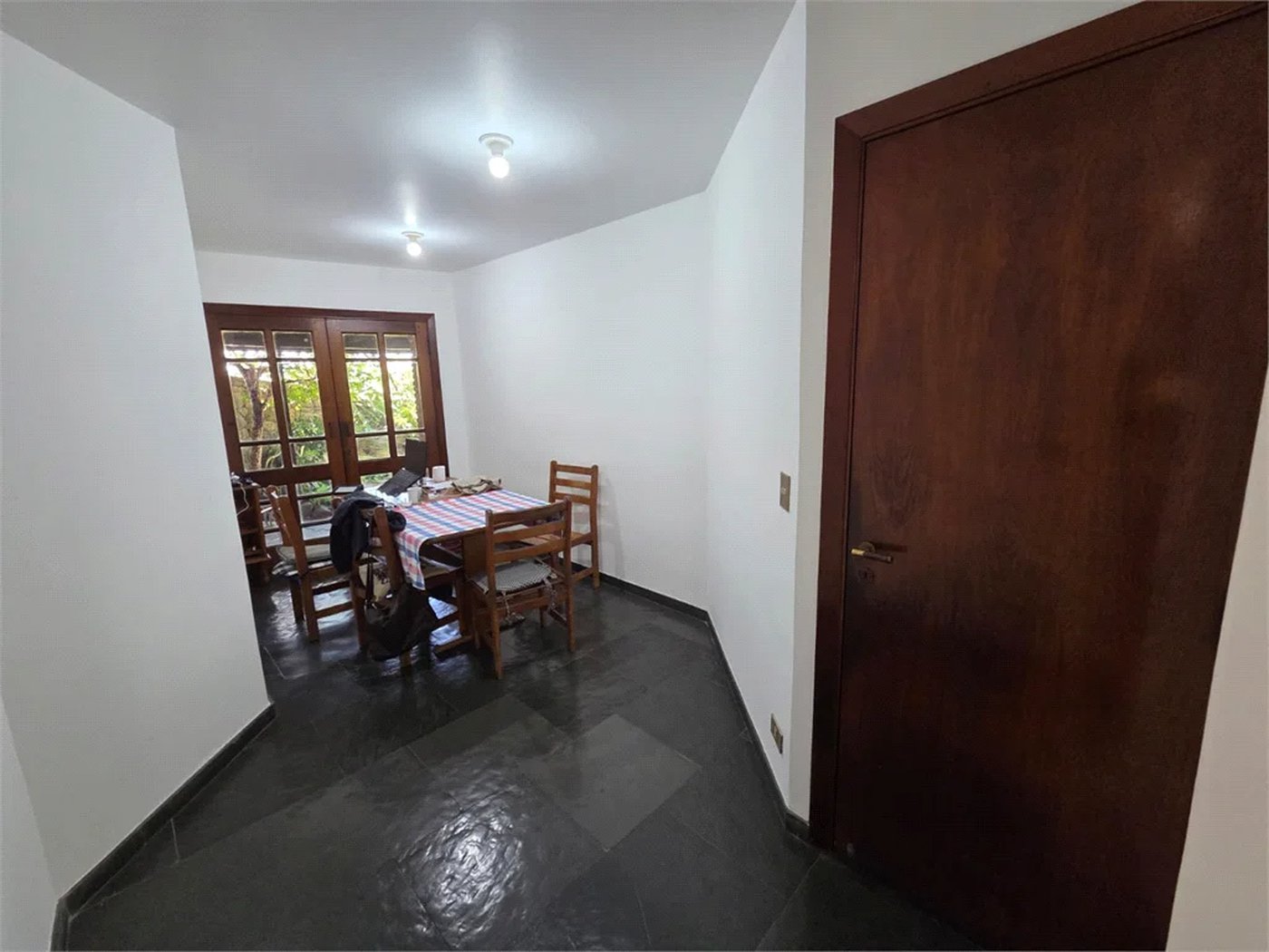 Casa à venda com 4 quartos, sendo 2 suítes, em Cidade São Francisco, São Paulo, SP