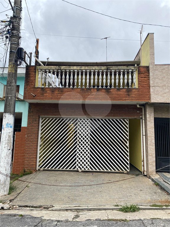 Sobrado à venda com 3 quartos, sendo 1 suíte, em Vila dos Remédios, São Paulo, SP