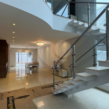 Casa à venda com 4 quartos, sendo 3 suítes, no condomínio Mont Blanc, Sorocaba - SP