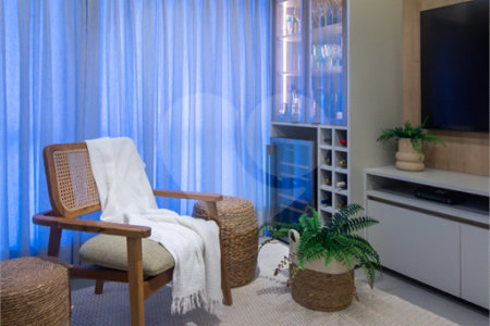 Apartamento à venda com 3 quartos, sendo 1 suíte, em Pitangueiras, Guarujá, SP