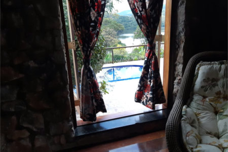 Casa à venda com 4 quartos, sendo 1 suíte, no condomínio Clube da Montanha, Atibaia - SP