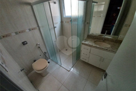 Sobrado à venda com 3 quartos, sendo 1 suíte, em Lar São Paulo, São Paulo, SP