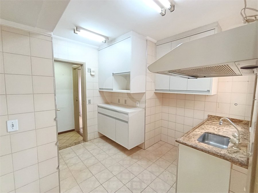 Apartamento à venda com 3 quartos, sendo 1 suíte, no Centro, Ribeirão Preto, SP