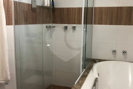 Casa à venda com 3 quartos, sendo 1 suíte, no condomínio Alpes de Vinhedo, Vinhedo - SP