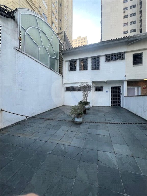 Sobrado à venda ou para alugar com 2 suítes em Itaim Bibi, São Paulo, SP