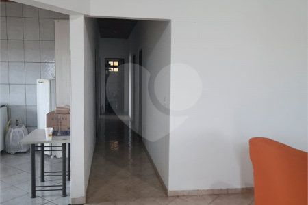 Chácara à venda com 3 quartos, sendo 1 suíte, no Centro, Porangaba, SP
